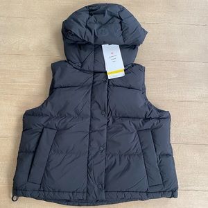 NWT Lululemon Wunder Puff Cropped Vest size 6, black